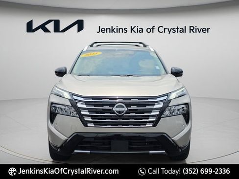 Used 2025 Nissan Rogue Platinum w/ Platinum Premium Package AWD/4WD image 17