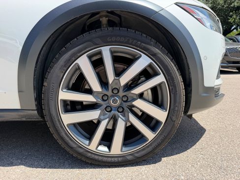 Used 2021 Volvo V90 T6 Cross Country w/ Advanced Package AWD/4WD image 8