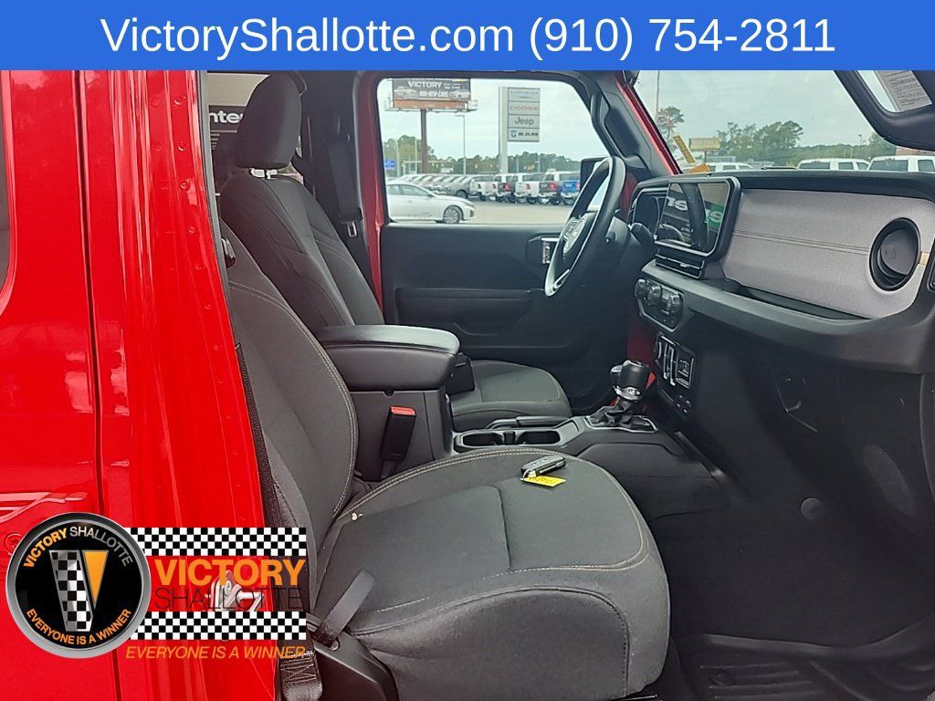 Certified 2025 Jeep Gladiator Sport AWD/4WD image 32
