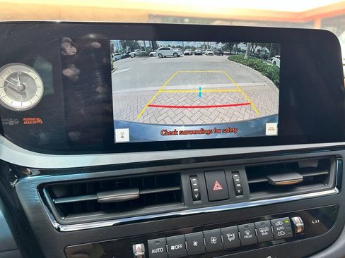 Used 2025 Lexus ES 350 w/ Premium Package FWD image 17
