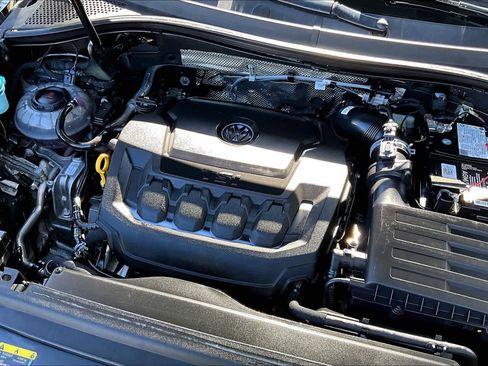 Certified 2023 Volkswagen Tiguan SE image 30