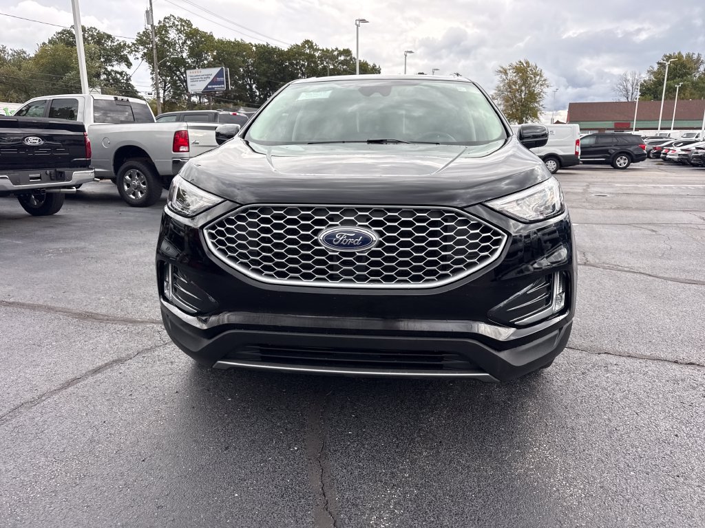 Used 2024 Ford Edge SEL w/ Convenience Package AWD/4WD image 3