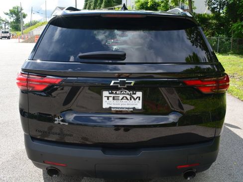 Used 2022 Chevrolet Traverse LT w/ LPO, Blackout Package AWD/4WD image 6