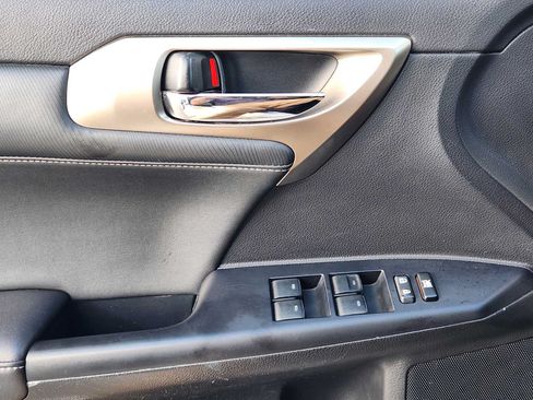 Used 2014 Lexus CT 200h w/ Seat Comfort Package FWD image 21