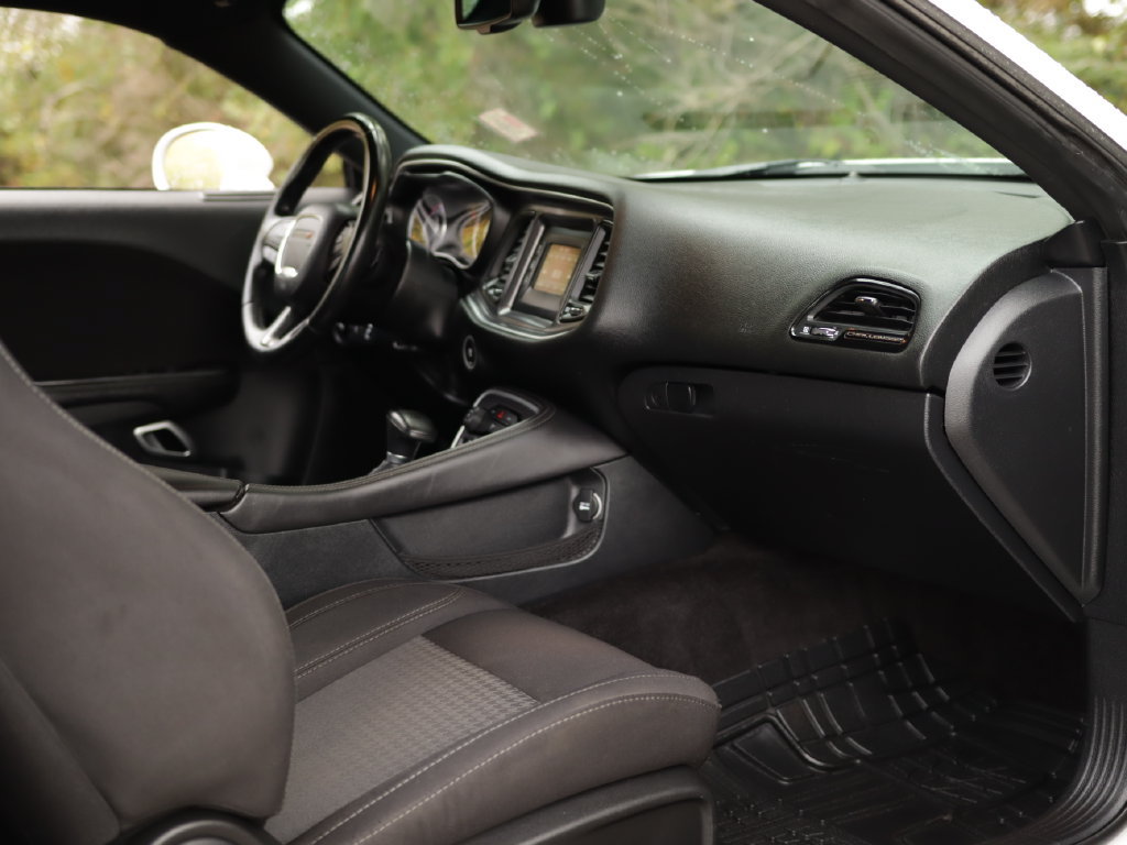 Used 2016 Dodge Challenger SXT RWD image 25