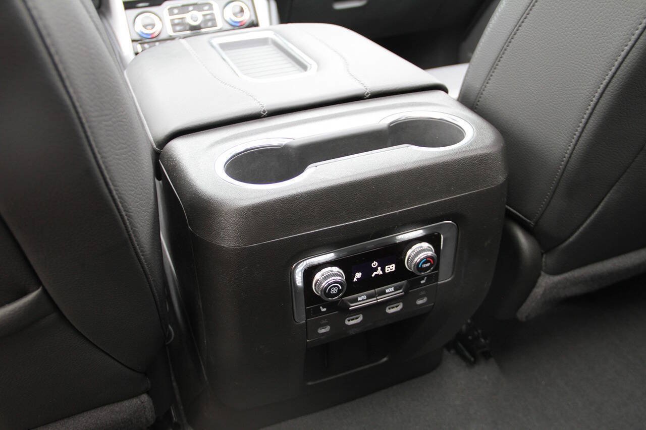 Used 2024 GMC Yukon Denali w/ Advanced Technology Package AWD/4WD image 27