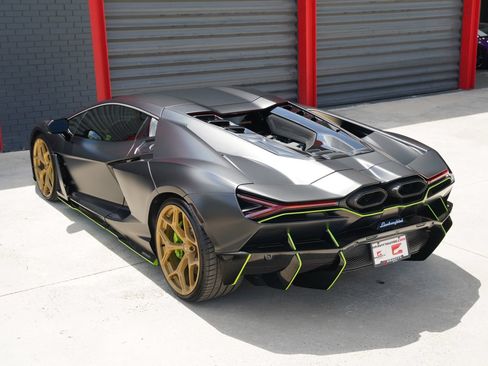 Used 2024 Lamborghini Revuelto AWD/4WD image 34
