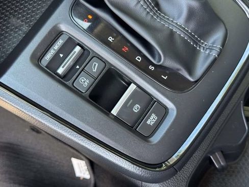 Used 2025 Honda CR-V LX image 28