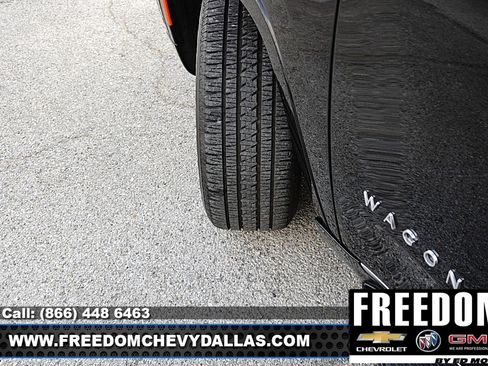 Used 2025 Jeep Wagoneer L Series II AWD/4WD image 42