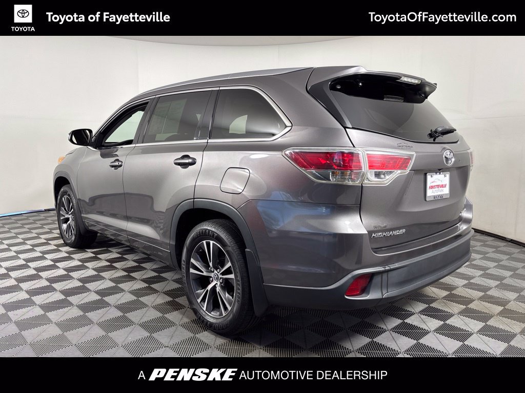 Used 2016 Toyota Highlander XLE AWD/4WD image 19