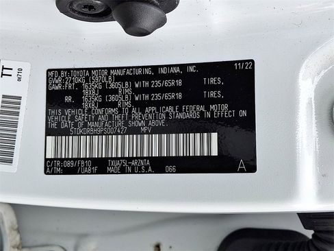 Used 2023 Toyota Highlander LE image 28