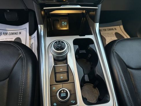 Used 2023 Ford Explorer Limited image 16