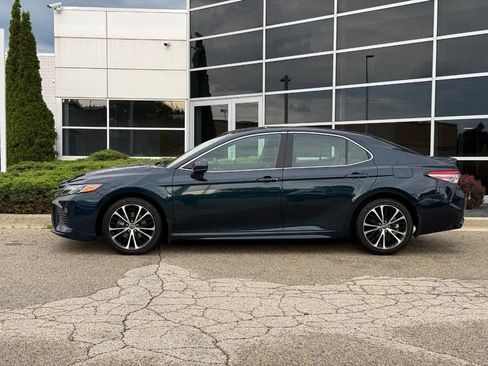 Used 2018 Toyota Camry SE FWD image 6