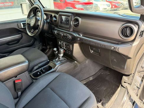 Used 2019 Jeep Wrangler Unlimited Sport S AWD/4WD image 23