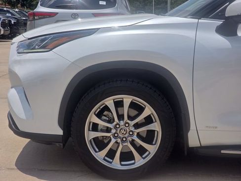 Used 2022 Toyota Highlander Limited AWD/4WD image 23