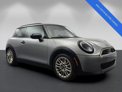 Used 2025 MINI Cooper 2-Door Hardtop FWD image 1