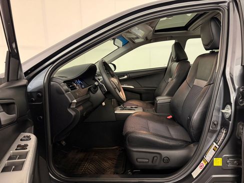 Used 2012 Toyota Camry SE FWD image 5