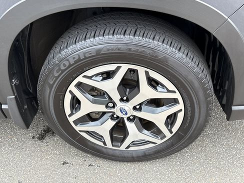 Used 2024 Subaru Forester Premium AWD/4WD image 7