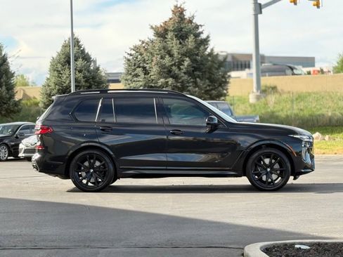 Used 2025 BMW X7 M60i AWD/4WD image 4