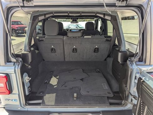 Used 2024 Jeep Wrangler Unlimited Rubicon 4xe image 27