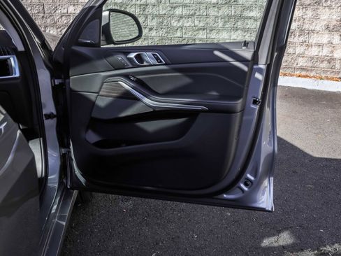 Used 2024 BMW X7 xDrive40i w/ Premium Package image 14