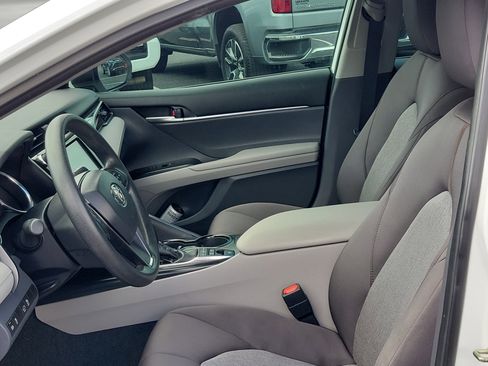 Used 2019 Toyota Camry LE FWD image 21