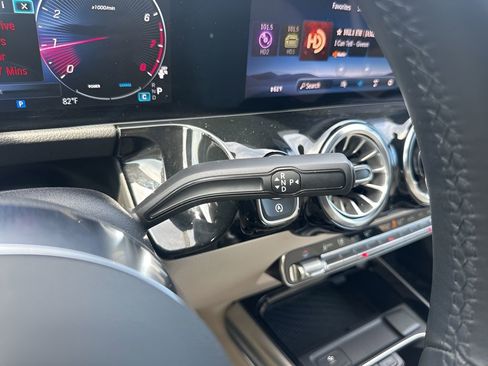 Used 2025 Mercedes-Benz GLA 250 image 17