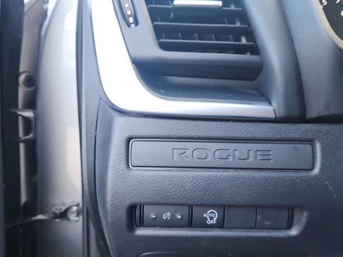 Used 2023 Nissan Rogue S image 13