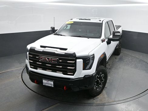 Used 2026 GMC Sierra 2500 AT4X image 42
