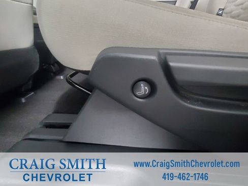 Used 2025 Nissan Pathfinder SV FWD image 13