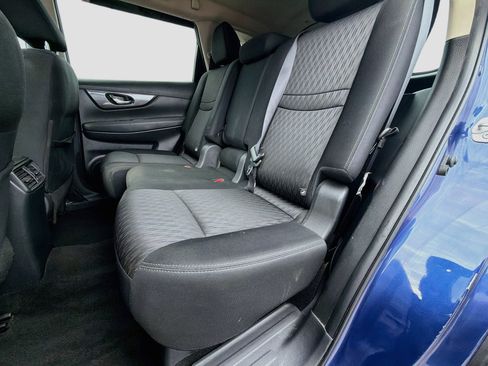 Used 2018 Nissan Rogue SV FWD image 19