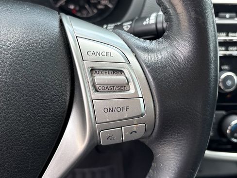 Used 2018 Nissan Altima 2.5 SV FWD image 18