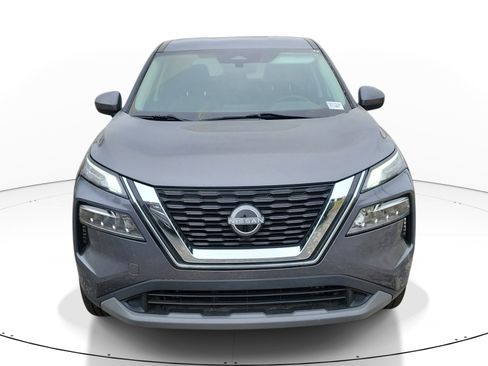 Used 2023 Nissan Rogue SV image 2