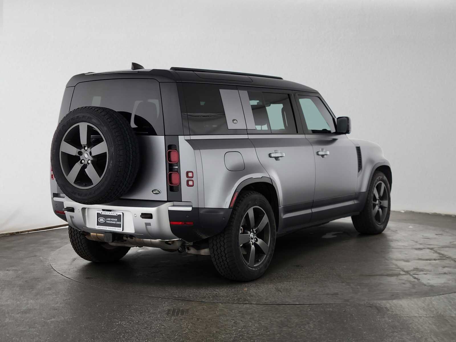 Used 2023 Land Rover Defender 110 S AWD/4WD image 5