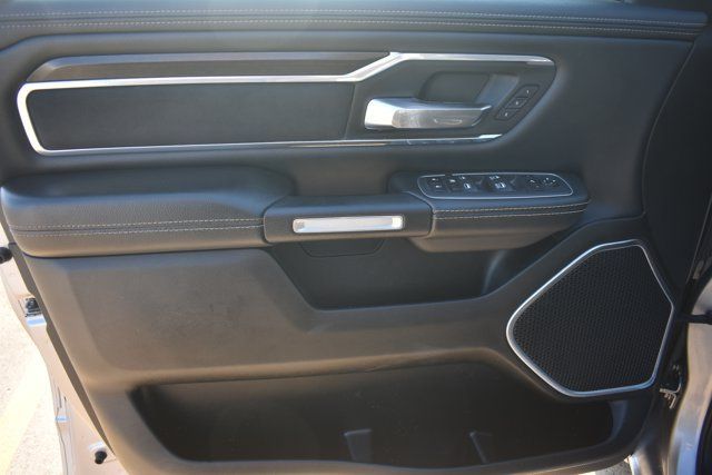 Used 2022 RAM 1500 Laramie AWD/4WD image 13