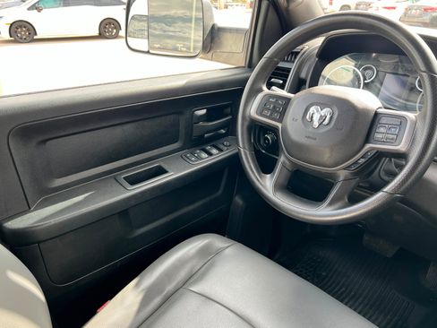 Used 2022 RAM 2500 Tradesman w/ Chrome Appearance Group image 11