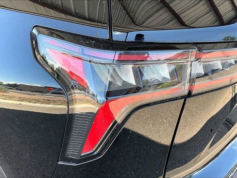 Used 2025 Chevrolet Equinox LT w/ Convenience Package II AWD/4WD image 23