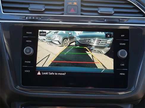 Certified 2024 Volkswagen Tiguan SE R-Line image 29