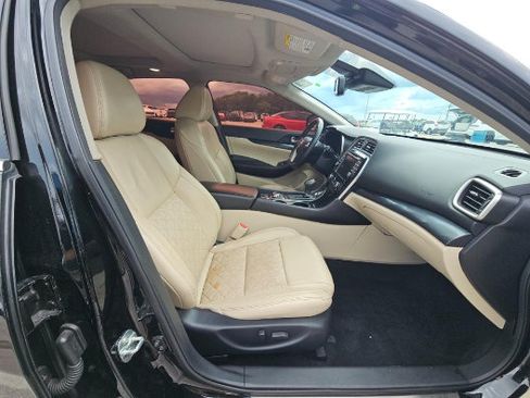 Used 2020 Nissan Maxima Platinum w/ Sport Mat Group FWD image 5