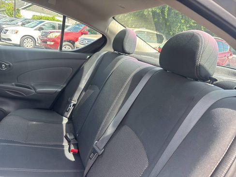 Used 2015 Nissan Versa SV FWD image 11