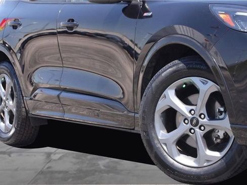 Certified 2023 Ford Escape ST-Line FWD image 3