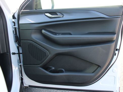 New 2026 Jeep Grand Cherokee L 4WD image 31