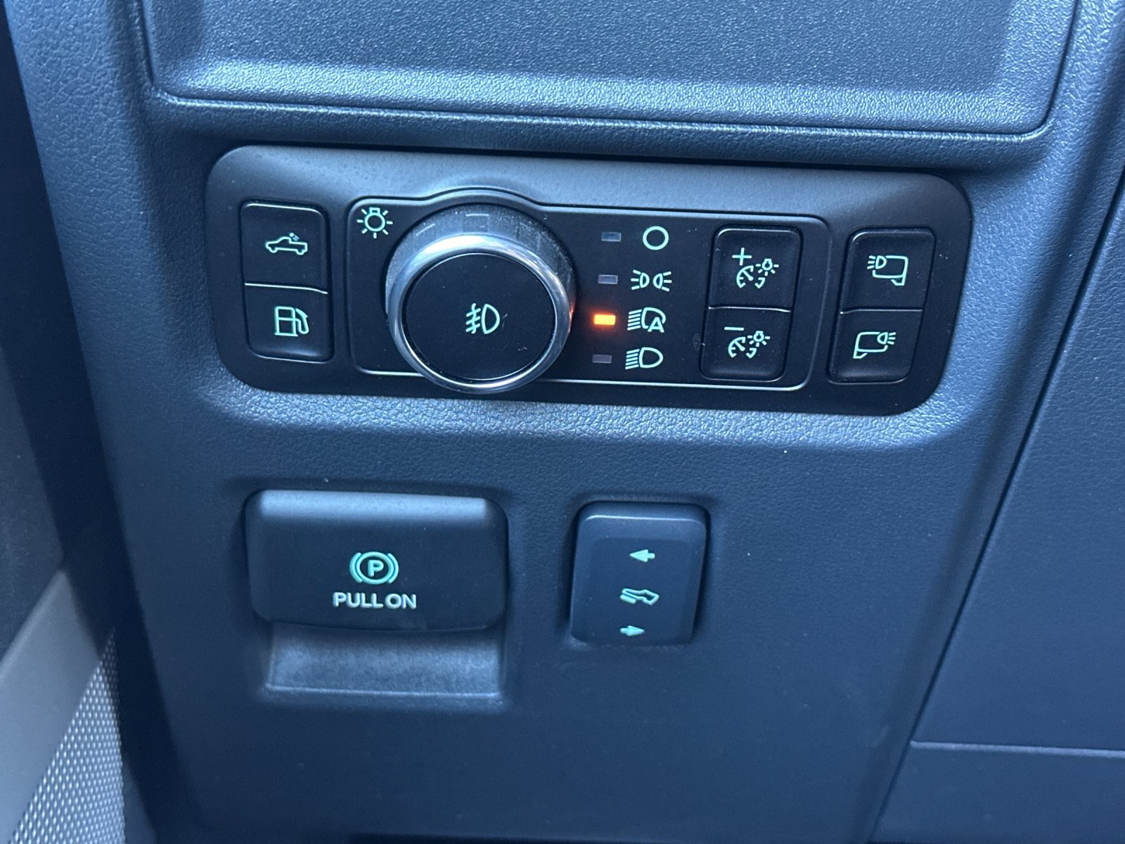 Used 2025 Ford F150 XLT w/ Equipment Group 303A High AWD/4WD image 31