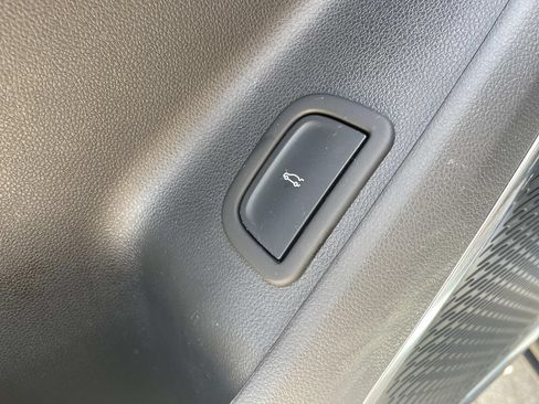 Used 2026 GMC Acadia Elevation w/ Elevation Premium Package FWD image 15
