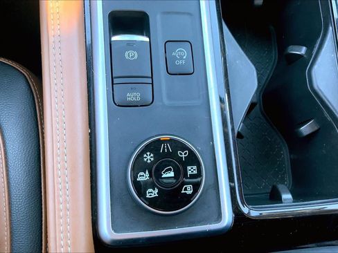 Used 2022 Nissan Pathfinder Platinum w/ Cargo Package image 35