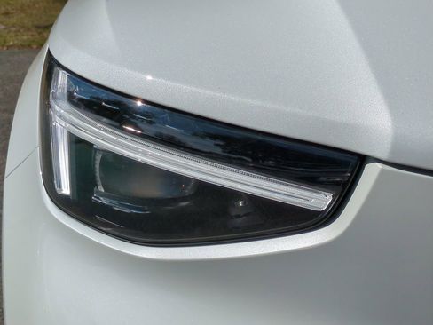 New 2026 Volvo XC40 B5 Ultra w/ Protection Package Premier image 10