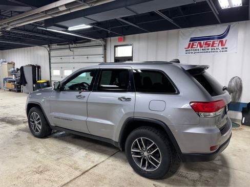 Used 2018 Jeep Grand Cherokee Limited w/ Luxury Group II image 6