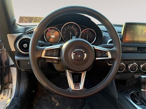 Used 2022 MAZDA MX-5 Miata Grand Touring image 12