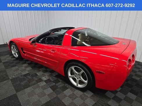Used 2003 Chevrolet Corvette Coupe w/ Preferred Equipment Group RWD image 8