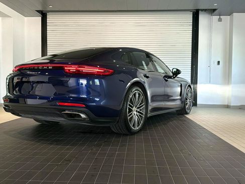 Used 2020 Porsche Panamera RWD image 9